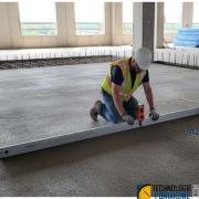 Badanie równości posadzki